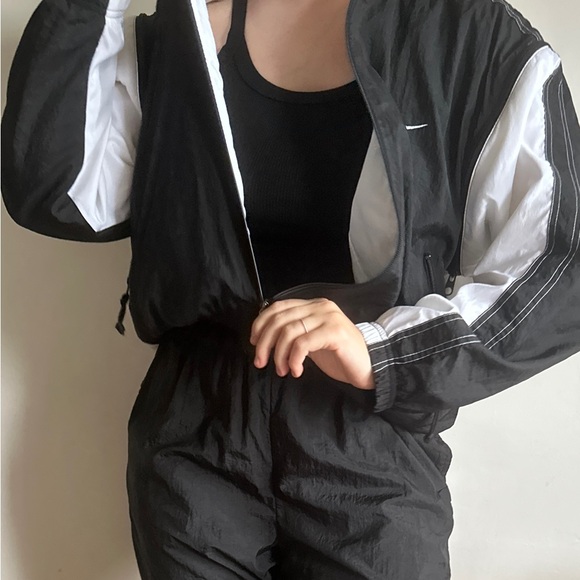 Vintage Nike Tracksuit Black/White Jacket/Pants Nylon Set Removable Sleeves M - Picture 2 of 16